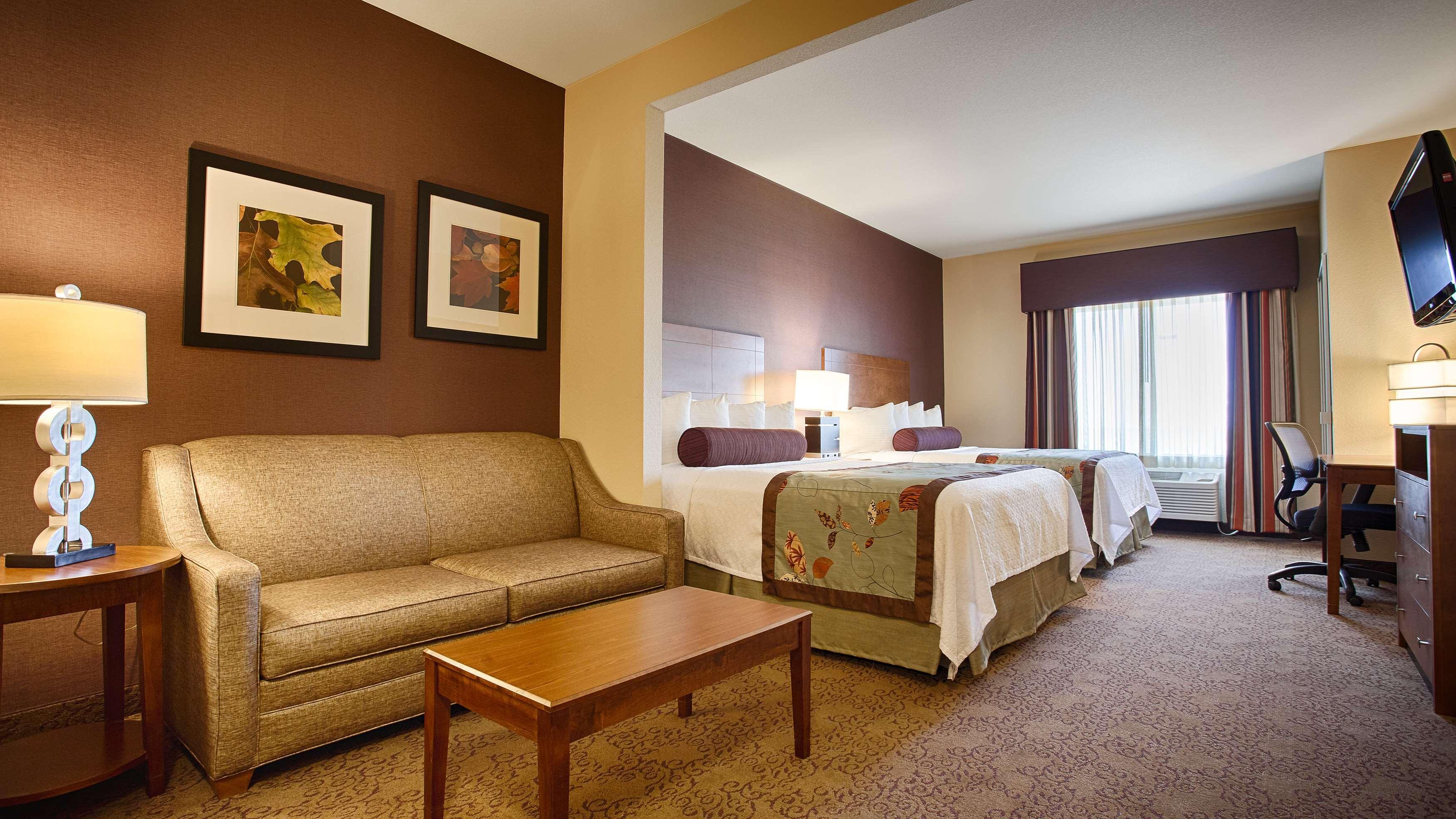 Best Western Plus Carousel & Hotel Burlington