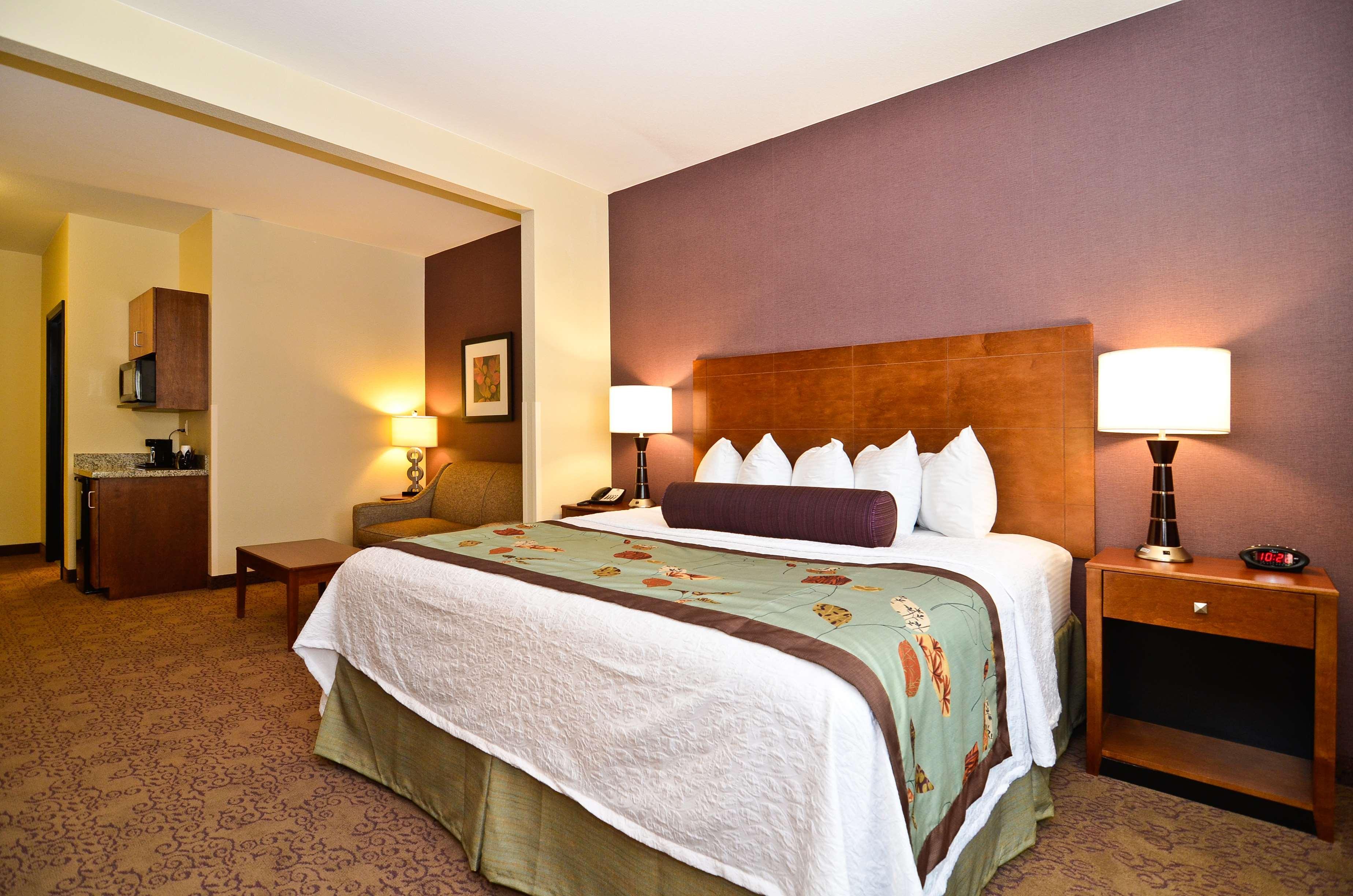 Best Western Plus Carousel &